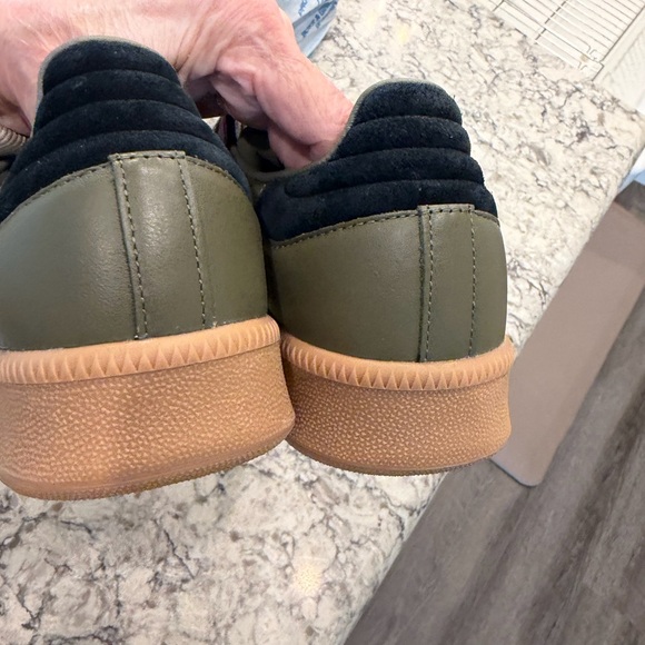 adidas Men’s Olive Green Samba XLG Classic Sneakers men’s size 10 W 11 - Picture 4 of 8